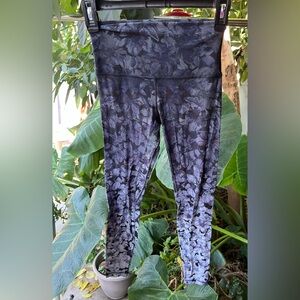 Lululemon sz 4 ombre rose petals leggings